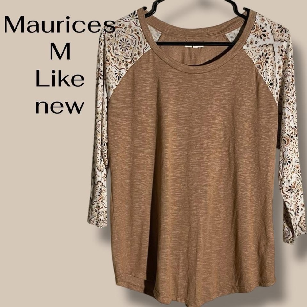 💙4/$28💙 Maurices Tan and Cream Blouse with Patterned Sleeves